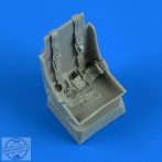 P-51B Mustang seat with safety belts - 1/32
