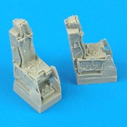 F-16D ejection seats with safety belts - 1/72