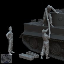 TIGER I crew LOADING AMMO - 1/72