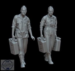 GERMAN SOLDIERS WITH CANISTERS - 1/72
